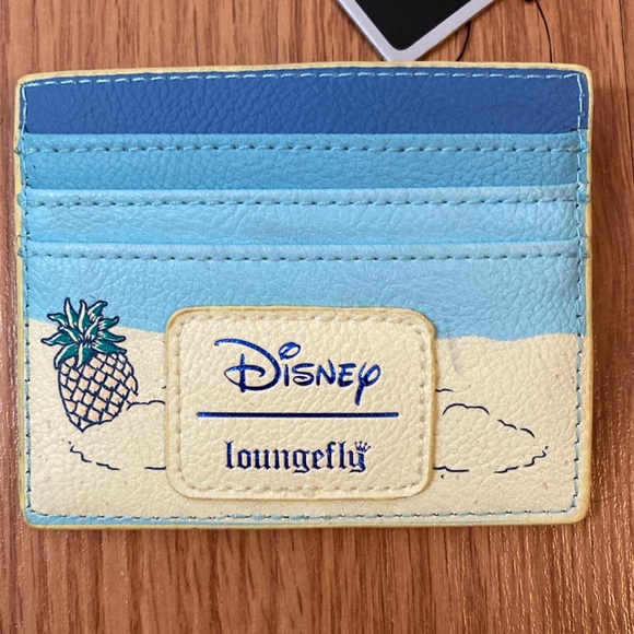 ❤️ Disney’s Lilo and Stitch Loungefly Card Holder Wallet NWT - Picture 3 of 8